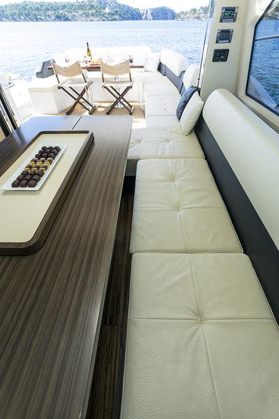 Book yachts online - motorboat - Azimut 55 S - Mini Too - rent
