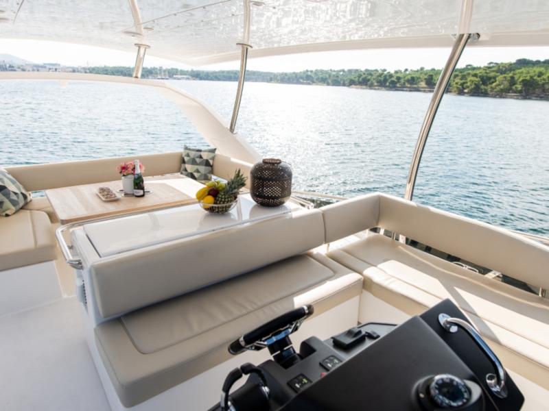 Book yachts online - catamaran - Aquila 44 Power catamaran - Adriatic Z - rent