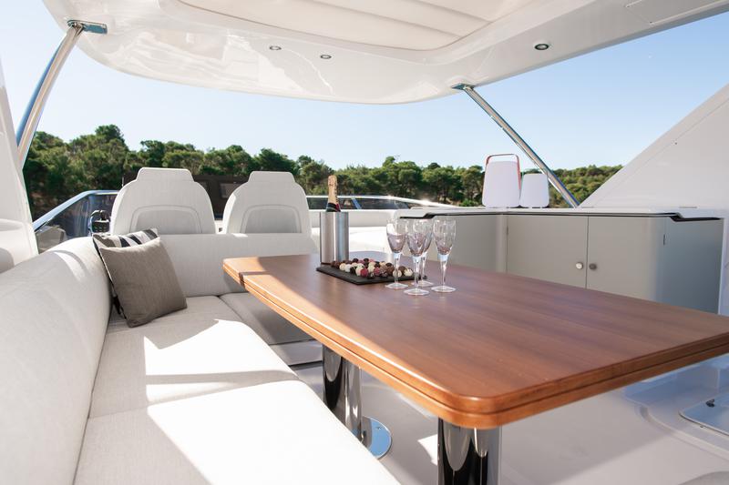 Book yachts online - motorboat - Azimut 60 Fly - Alibaba - rent
