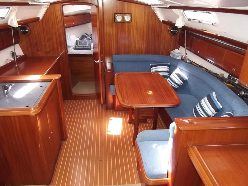 Book yachts online - sailboat - Bavaria 38 - Ifigenia - rent