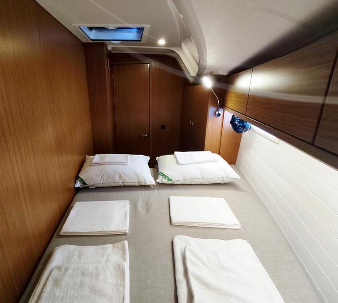 Book yachts online - sailboat - Bavaria Cruiser 46 Style - IO - rent
