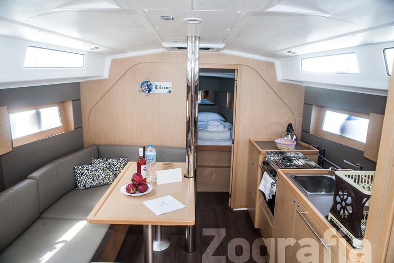Book yachts online - sailboat - Oceanis 38 - Zografia - rent