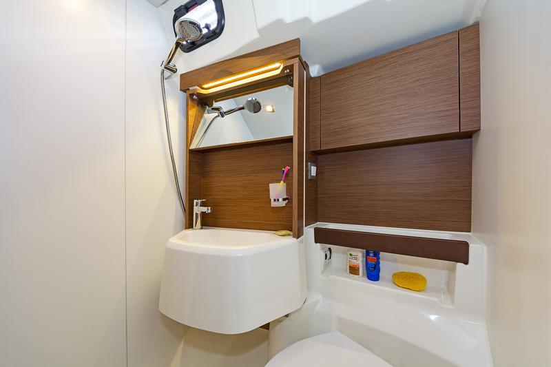Book yachts online - sailboat - Oceanis 51.1 (4+1 cab) A/C &amp; GEN - MAMAKITA - rent