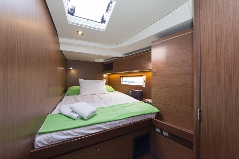 Book yachts online - sailboat - Oceanis 51.1 (4+1 cab) A/C &amp; GEN - MAMAKITA - rent