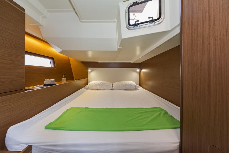 Book yachts online - sailboat - Oceanis 51.1 (4+1 cab) A/C &amp; GEN - MAMAKITA - rent