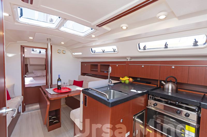 Book yachts online - sailboat - Hanse 345 - Ursa Minor - rent