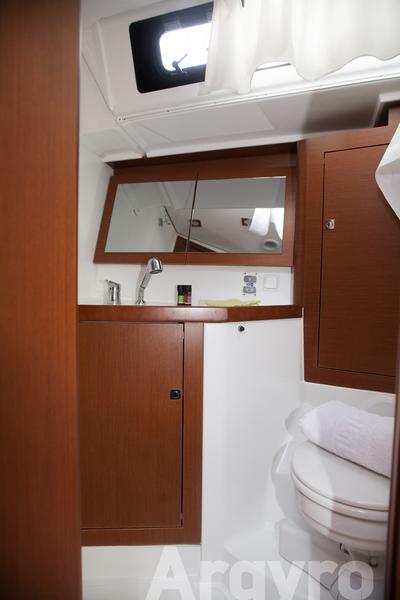 Book yachts online - sailboat - Oceanis 45 - Argyro - rent