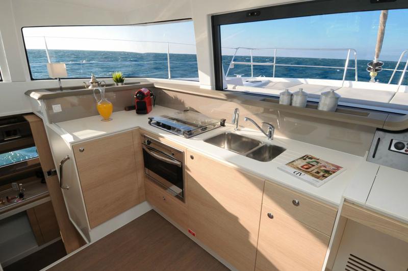 Book yachts online - catamaran - Bali 4.1 AC &amp; GEN - NEUSIS - rent