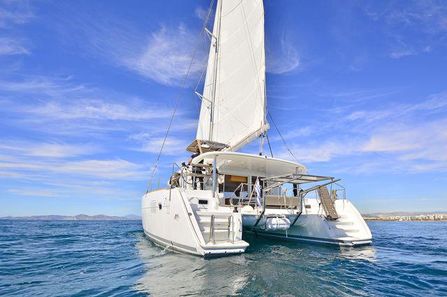 Book yachts online - catamaran - Lagoon 400 S2. - CALLISTO L400 - rent