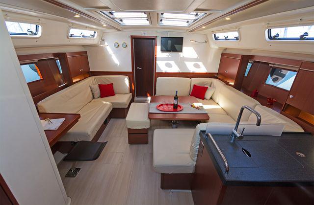 Book yachts online - sailboat - Hanse 455 - CAITLIN OF LORNE - rent