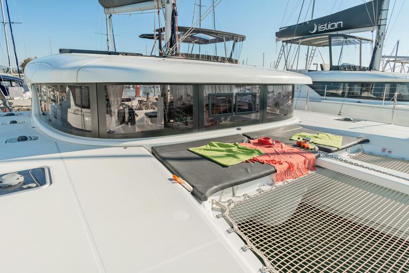 Book yachts online - catamaran - Lagoon 42 A/C &amp; GEN. - WHITE PEARL - rent