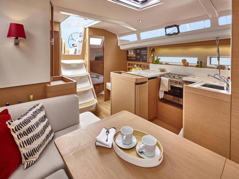 Book yachts online - sailboat - Sun Odyssey 440 - MIKE CHARLIE - rent