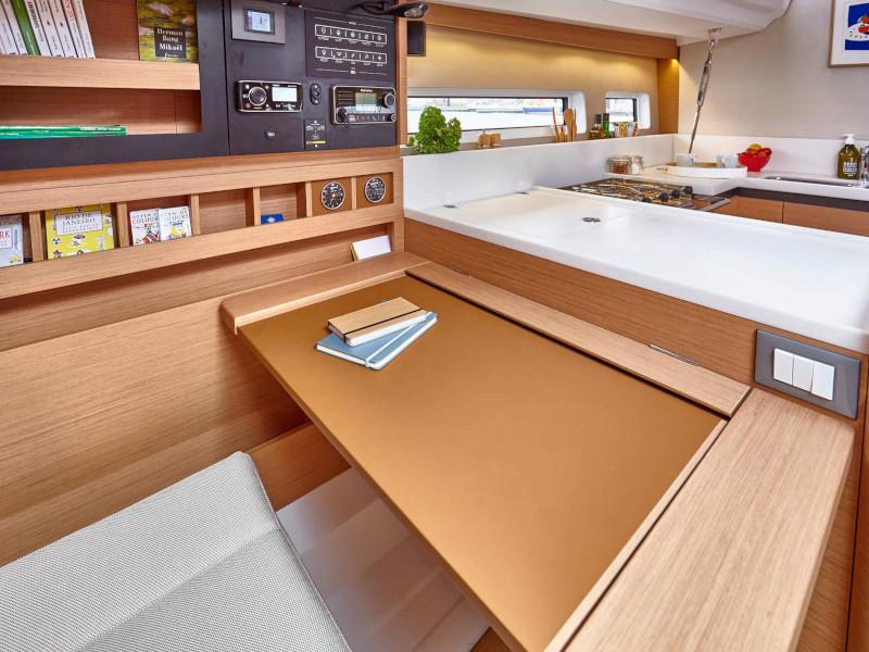 Book yachts online - sailboat - Sun Odyssey 440 - MIKE CHARLIE - rent