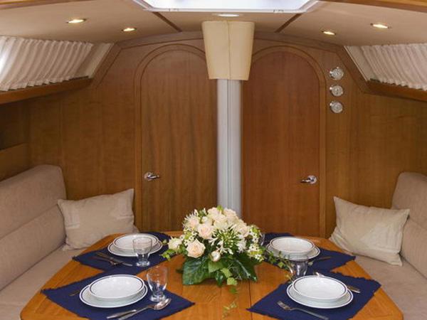 Book yachts online - sailboat - Salona 40 - Vira - rent
