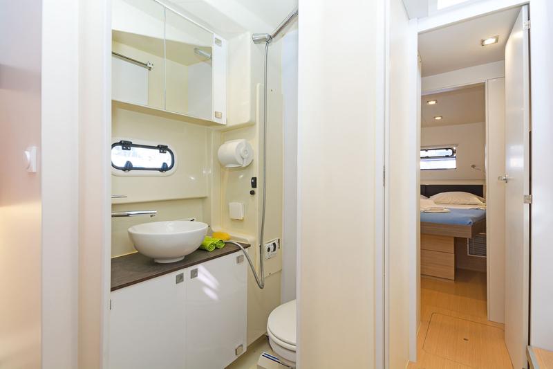 Book yachts online - catamaran - Bali 4.3 A/C &amp; GEN - ANNITA - rent