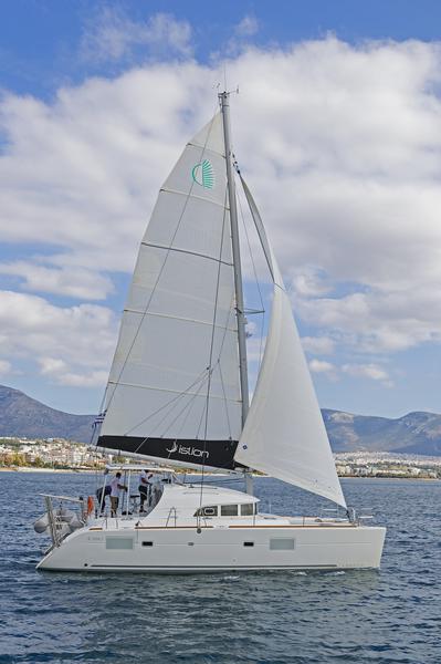 Book yachts online - catamaran - Lagoon 380 - ELEVEN - rent