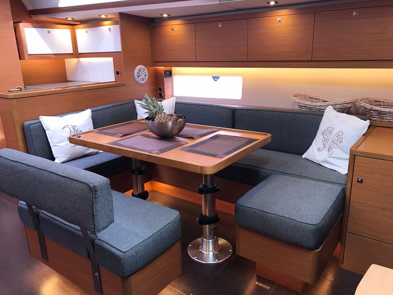 Book yachts online - sailboat - Dufour 470 Owner's version - Euphoria - rent