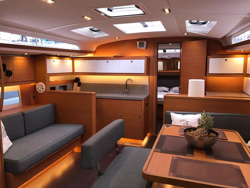 Book yachts online - sailboat - Dufour 470 Owner's version - Euphoria - rent