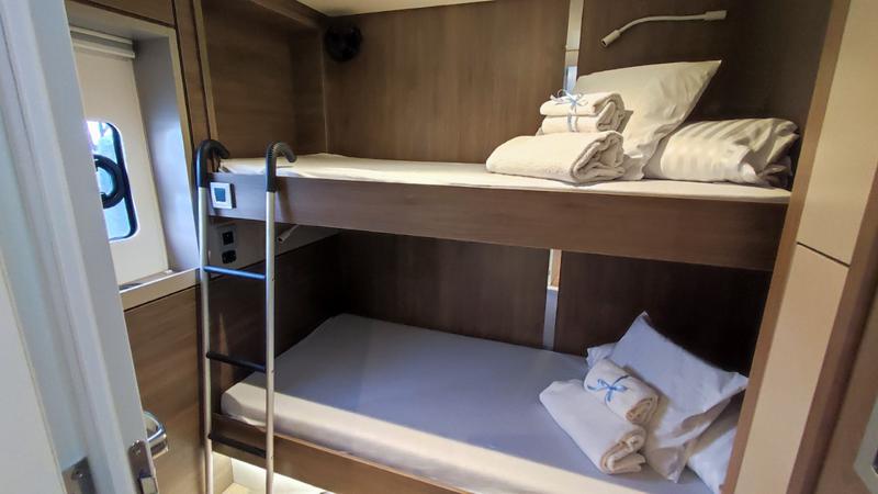 Book yachts online - catamaran - Bali 4.8 - Physeter - rent