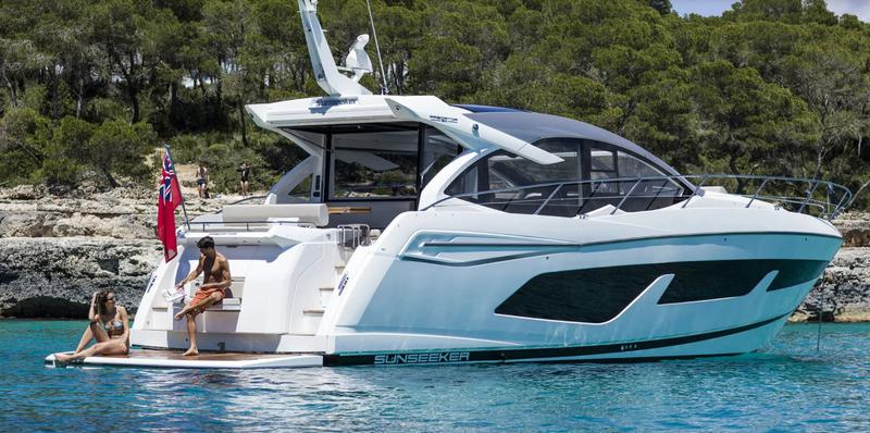 Book yachts online - motorboat - Predator 50 - X - rent