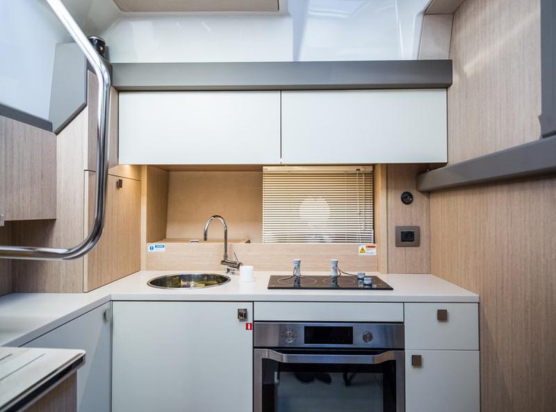 Book yachts online - motorboat - Cranchi M44 HT - Brown Sugar - rent
