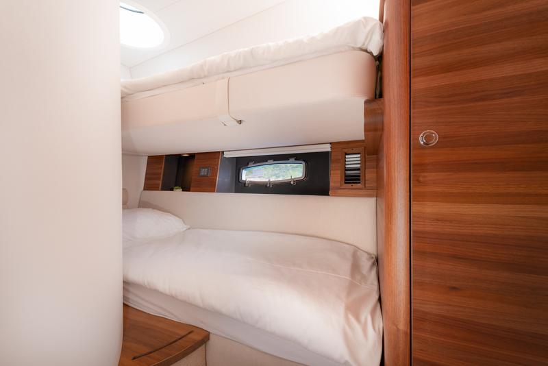 Book yachts online - motorboat - Sealine T 50 - Maja - rent