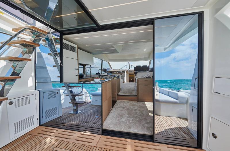 Book yachts online - motorboat - Prestige 590 Fly - no name - rent