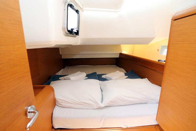 Book yachts online - sailboat - Sun Odyssey 449 - Una Bella Ria - rent