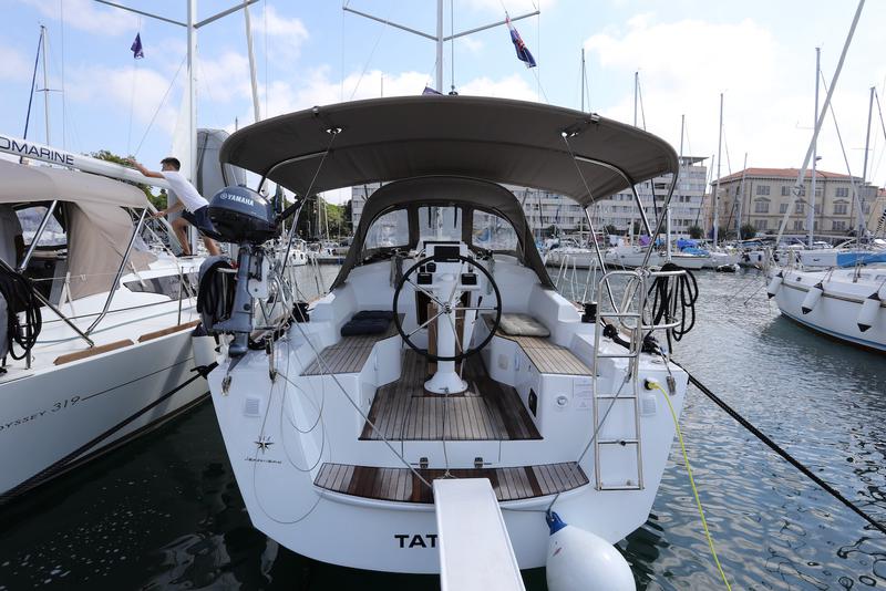 Book yachts online - sailboat - Sun Odyssey 319 - Tatjana - rent