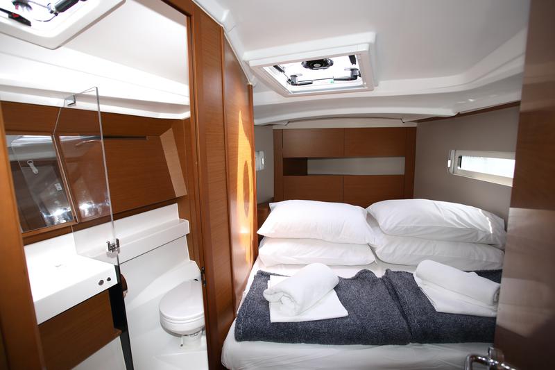 Book yachts online - sailboat - Sun Odyssey 410 - Deba - rent