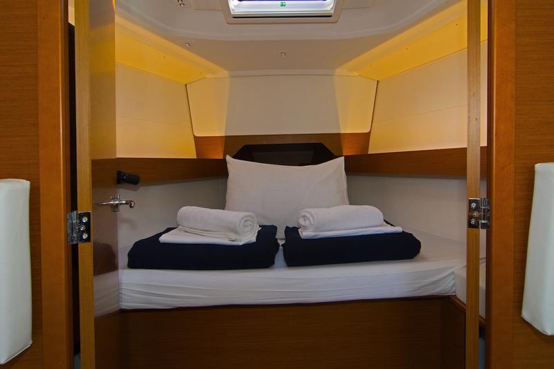 Book yachts online - sailboat - Sun Odyssey 349 - Cha-Cha - rent