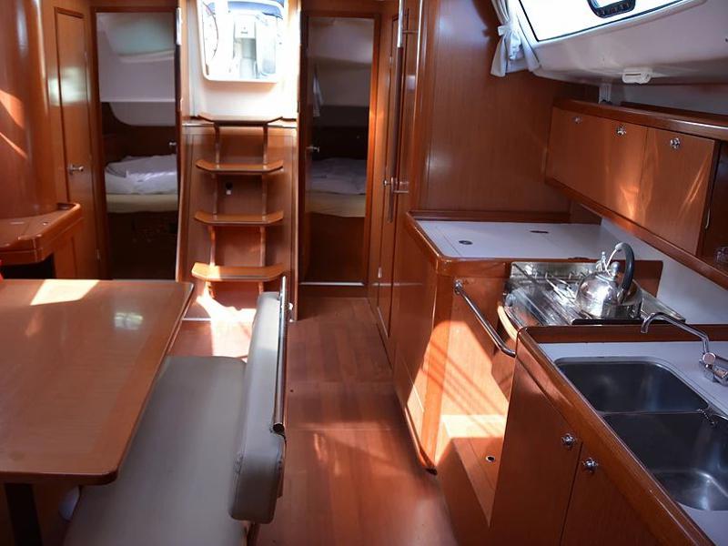 Book yachts online - sailboat - Oceanis 43 V - Valdeker II - rent