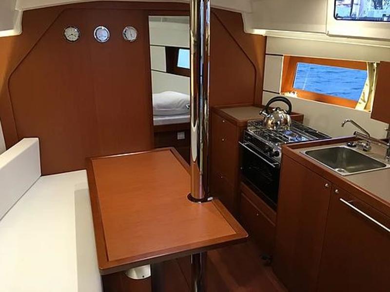Book yachts online - sailboat - Oceanis 35 - Vendy - rent