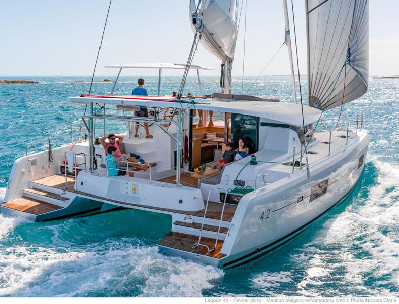 Book yachts online - catamaran - Lagoon 42 12 pax - Tethys - rent