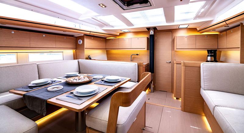 Book yachts online - sailboat - Dufour 520 Grand Large - Blue Bayou - rent