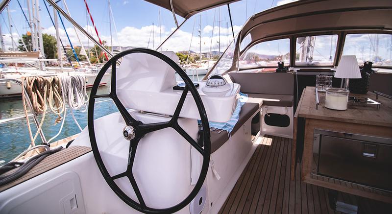 Book yachts online - sailboat - Dufour 520 Grand Large - Blue Bayou - rent