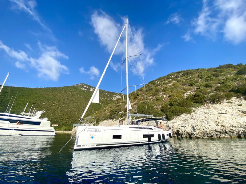 Book yachts online - sailboat - Oceanis 46.1 - 5 cabin version - FriendSEAp - rent