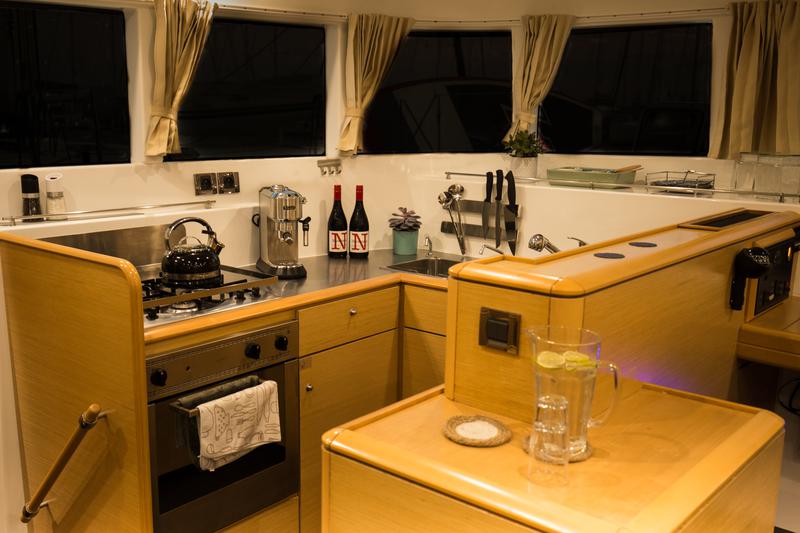 Book yachts online - catamaran - Lagoon 500 - Toro Bianco - Deluxe - rent