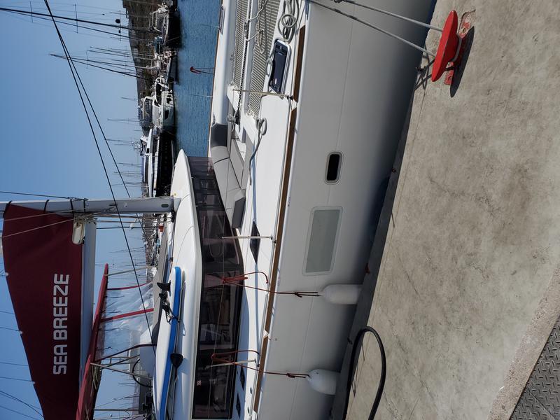 Book yachts online - catamaran - Lagoon 450  Flybridge - Sea Breeze - rent
