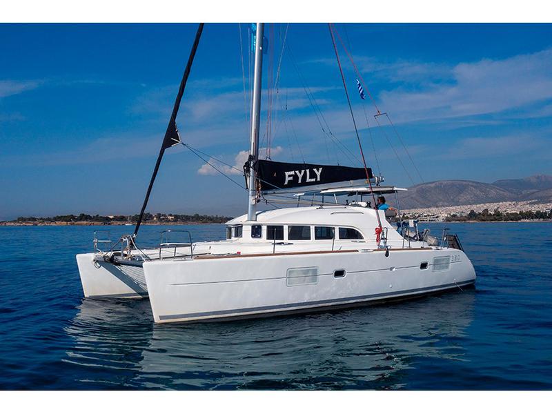 Book yachts online - catamaran - Lagoon 380 - Dino - rent