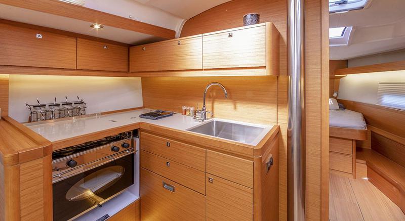 Book yachts online - sailboat - Dufour 430 Grand Large - CALYPSO - rent