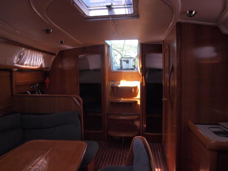 Book yachts online - sailboat - Bavaria 42 - Sea King - rent