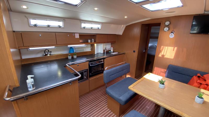 Book yachts online - sailboat - Bavaria Cruiser 45 - Škuj - rent