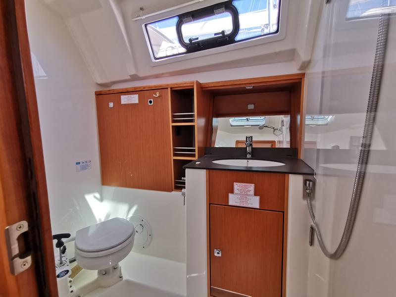 Book yachts online - sailboat - Bavaria Cruiser 41 - Libra - rent