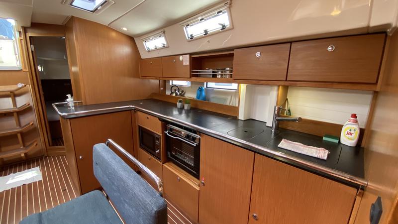 Book yachts online - sailboat - Bavaria Cruiser 45 - Oključ - rent