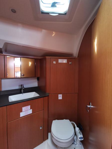 Book yachts online - sailboat - Bavaria Cruiser 41 - Zubatac - rent