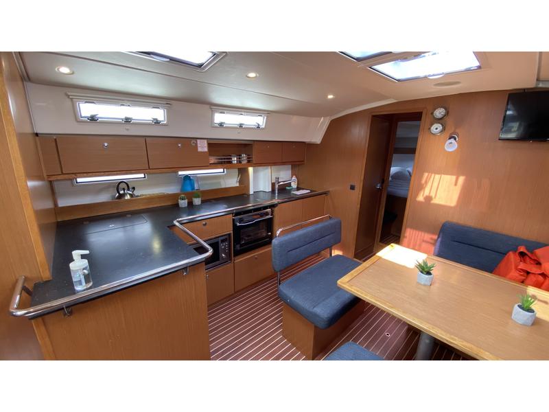 Book yachts online - sailboat - Bavaria Cruiser 45 - Purara - rent