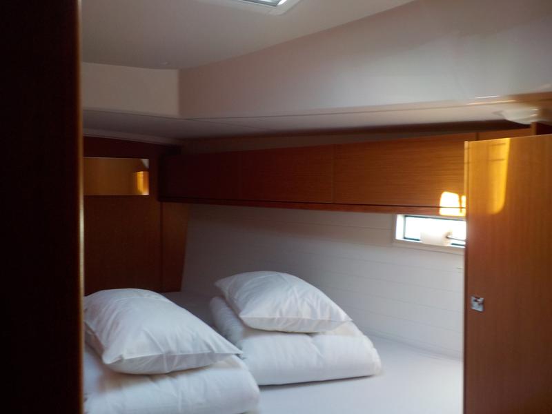 Book yachts online - sailboat - Bavaria Cruiser 46 - Janus - rent