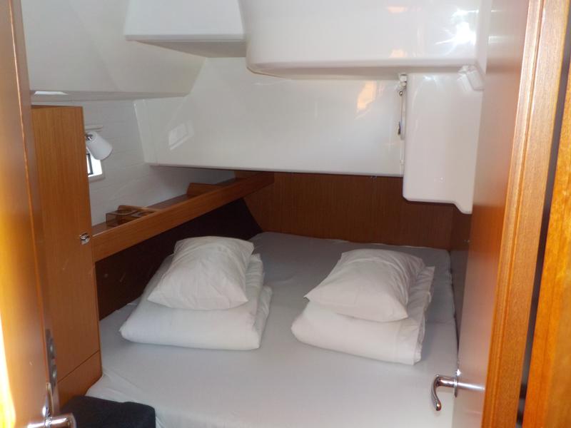 Book yachts online - sailboat - Bavaria Cruiser 46 - Io - rent