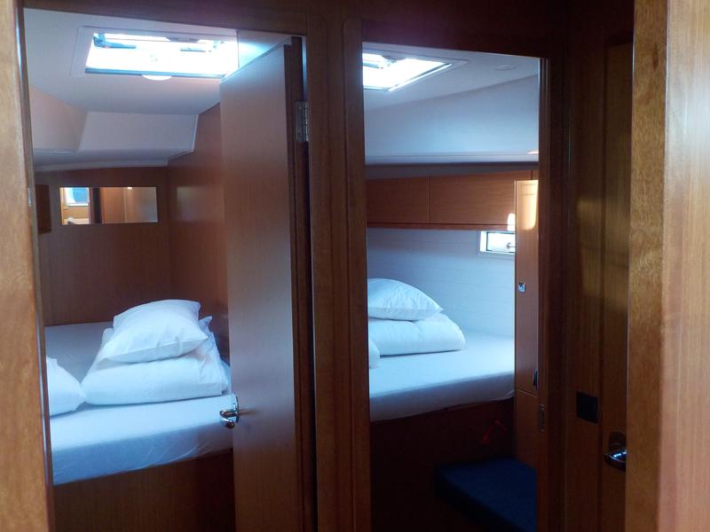 Book yachts online - sailboat - Bavaria Cruiser 46 - Elara - rent